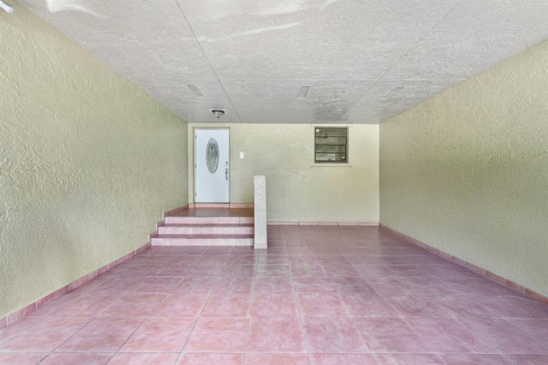 Image 11 of 53 For 3877 Estepona Ave  9e1