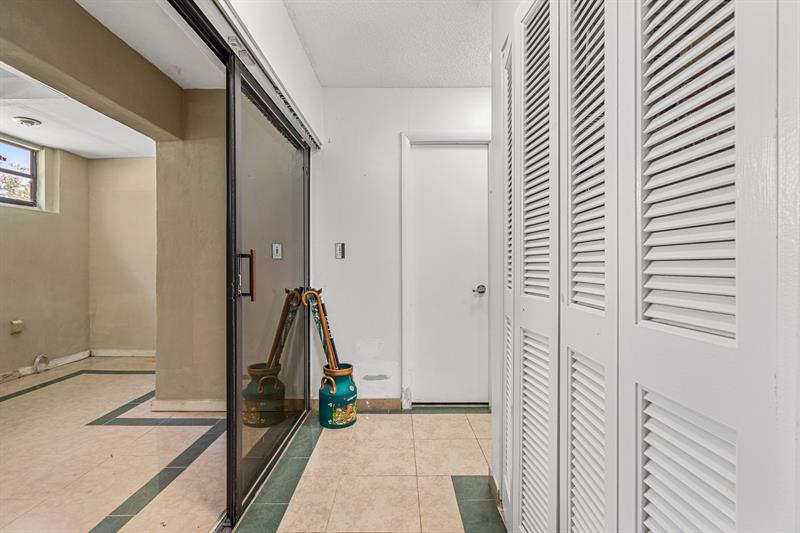 Image 36 of 53 For 3877 Estepona Ave  9e1