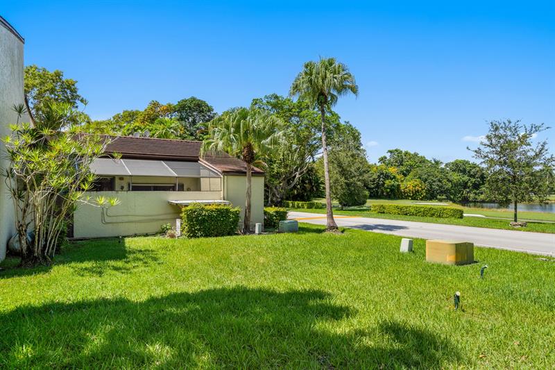 Image 42 of 53 For 3877 Estepona Ave  9e1