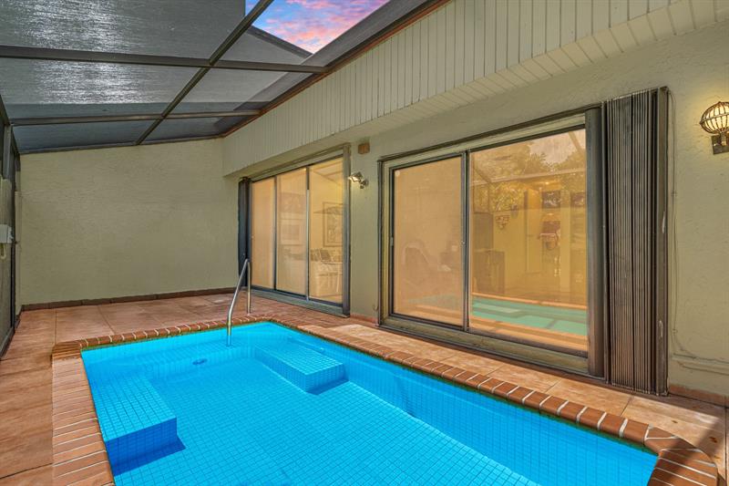 Image 5 of 53 For 3877 Estepona Ave  9e1
