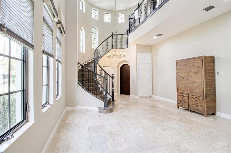 Image 5 of 44 For 9544 Kenley Ct