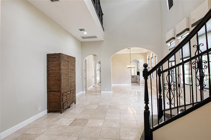 Image 6 of 44 For 9544 Kenley Ct