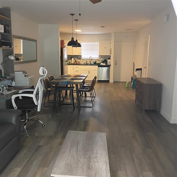 Image 7 of 11 For 3351 85th Ave  118