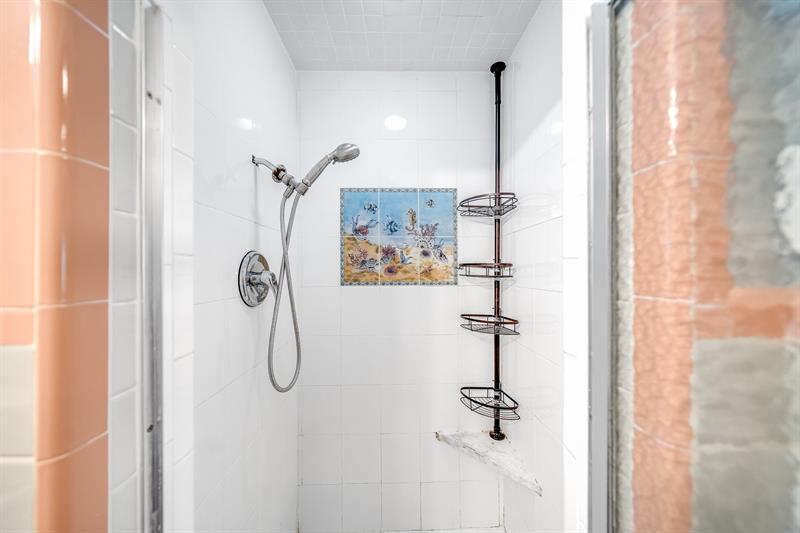 Image 19 of 59 For 348 Alhambra Pl