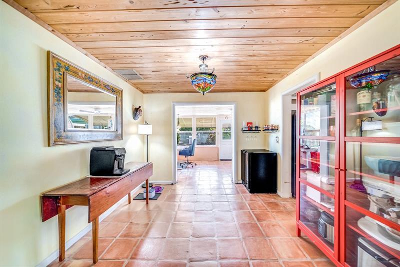 Image 27 of 59 For 348 Alhambra Pl