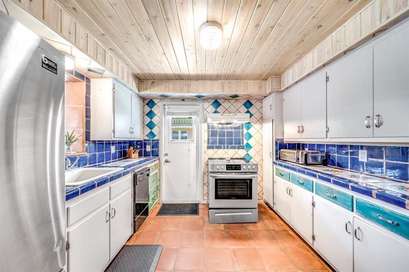 Image 30 of 59 For 348 Alhambra Pl