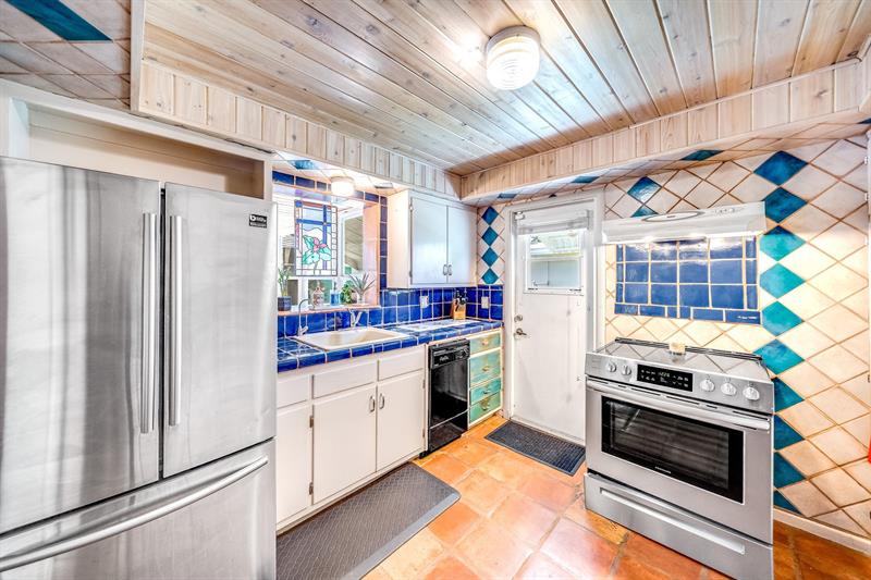 Image 31 of 59 For 348 Alhambra Pl