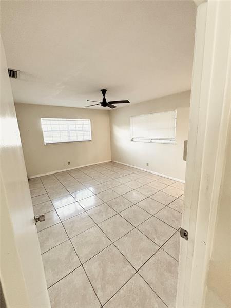 Image 6 of 9 For 412 4th St  