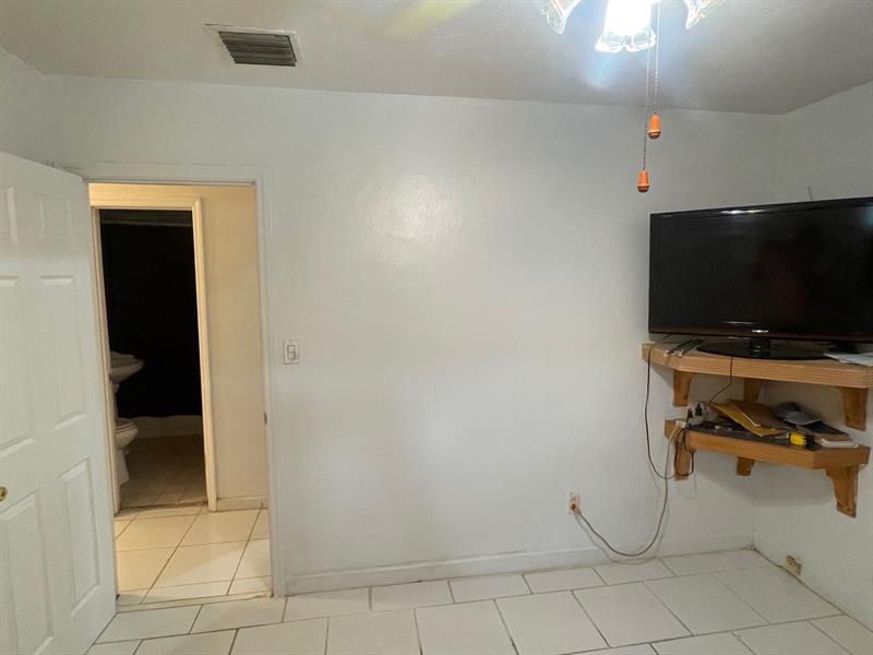 Image 13 of 15 For 2215 9th Ct  