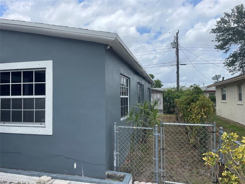 Image 15 of 15 For 2215 9th Ct  