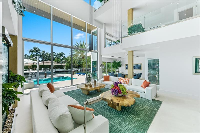 Image 11 of 68 For 14 Isla Bahia Dr
