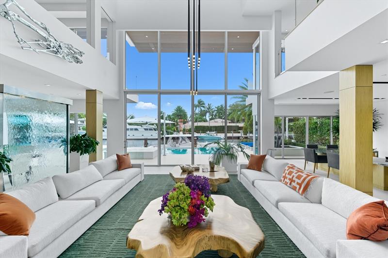 Image 13 of 68 For 14 Isla Bahia Dr