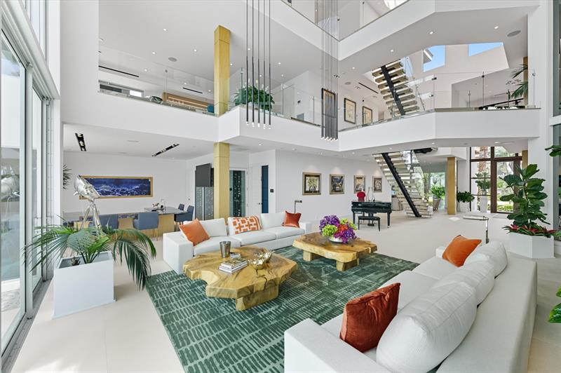 Image 15 of 68 For 14 Isla Bahia Dr