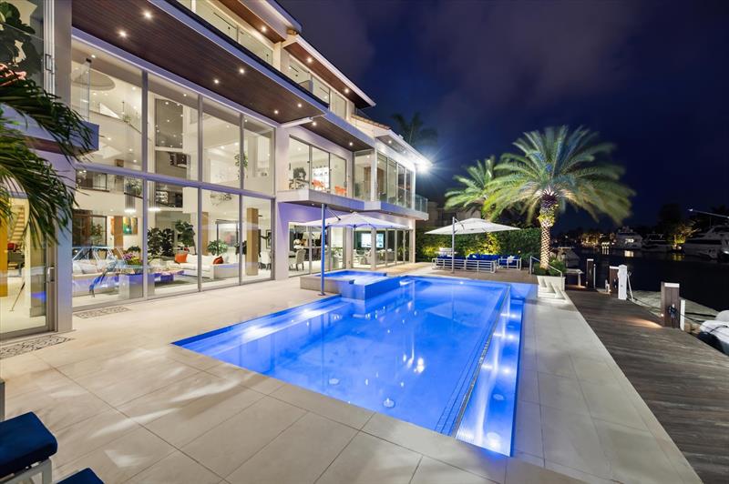 Image 3 of 68 For 14 Isla Bahia Dr