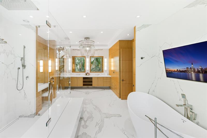Image 39 of 68 For 14 Isla Bahia Dr
