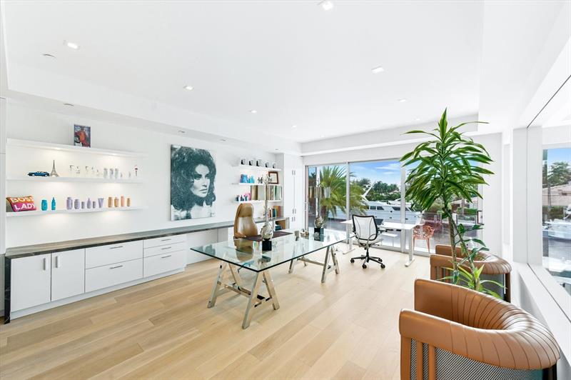 Image 46 of 68 For 14 Isla Bahia Dr