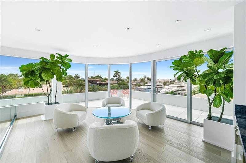 Image 48 of 68 For 14 Isla Bahia Dr