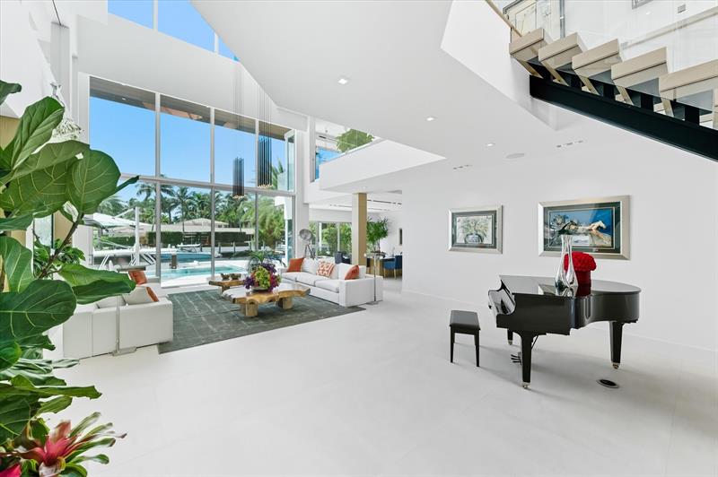 Image 9 of 68 For 14 Isla Bahia Dr