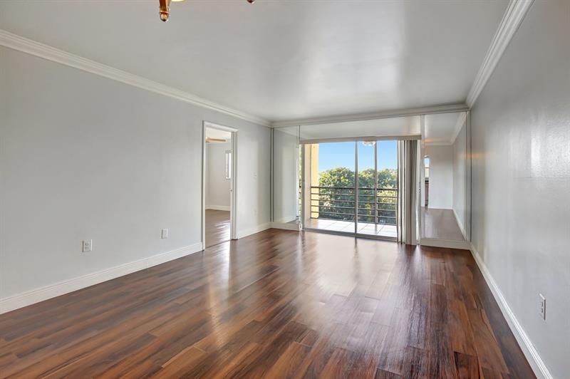 Image 10 of 27 For 8225 Sunrise Lakes Blvd  303