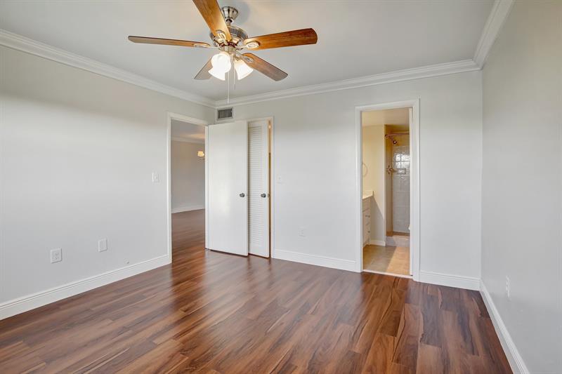 Image 20 of 27 For 8225 Sunrise Lakes Blvd  303