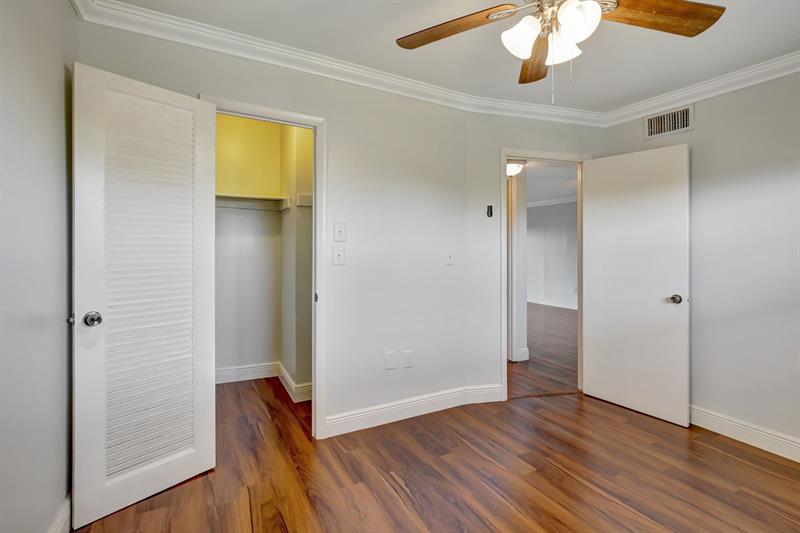 Image 22 of 27 For 8225 Sunrise Lakes Blvd  303