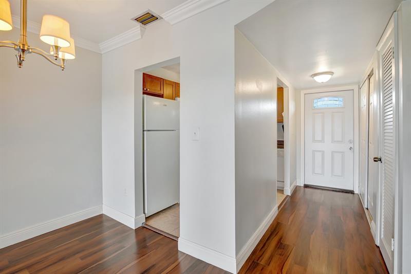 Image 5 of 27 For 8225 Sunrise Lakes Blvd  303