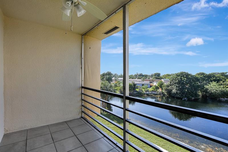 Image 7 of 27 For 8225 Sunrise Lakes Blvd  303