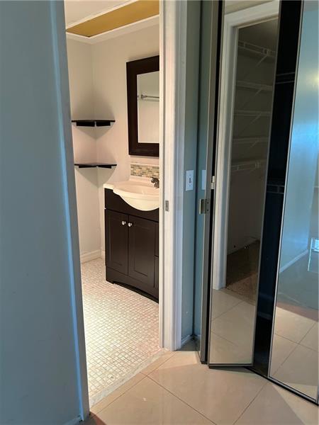 Image 14 of 24 For 3300 Palm Aire Dr  808