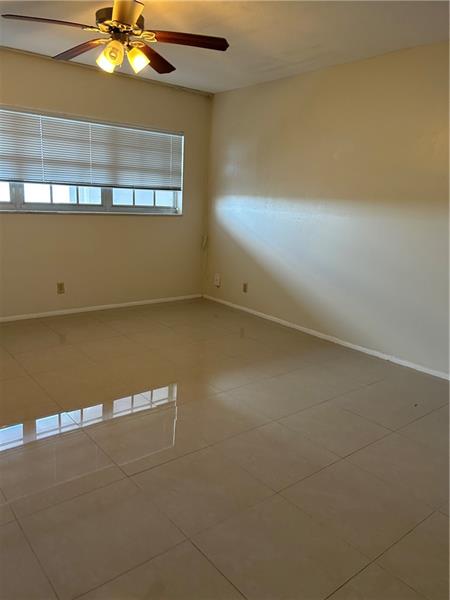Image 15 of 24 For 3300 Palm Aire Dr  808