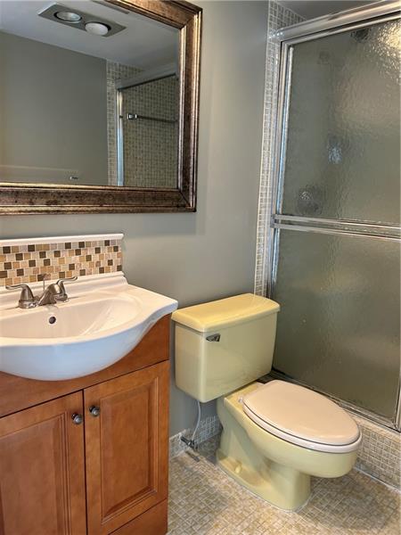 Image 17 of 24 For 3300 Palm Aire Dr  808