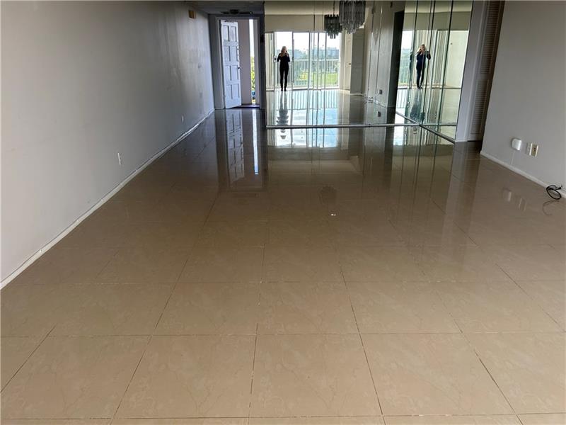 Image 19 of 24 For 3300 Palm Aire Dr  808