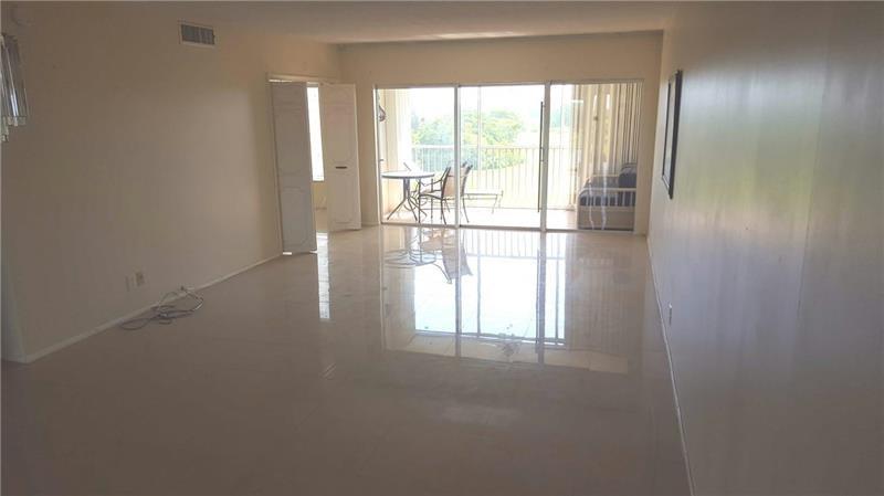 Image 3 of 24 For 3300 Palm Aire Dr  808