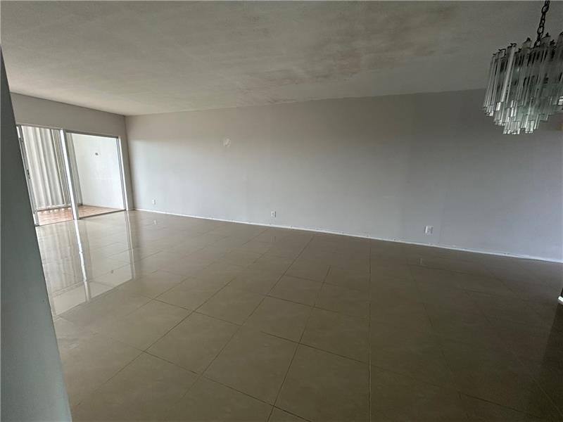 Image 8 of 24 For 3300 Palm Aire Dr  808