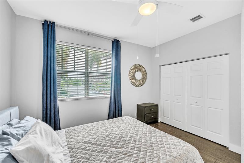 Image 31 of 53 For 1251 32nd St