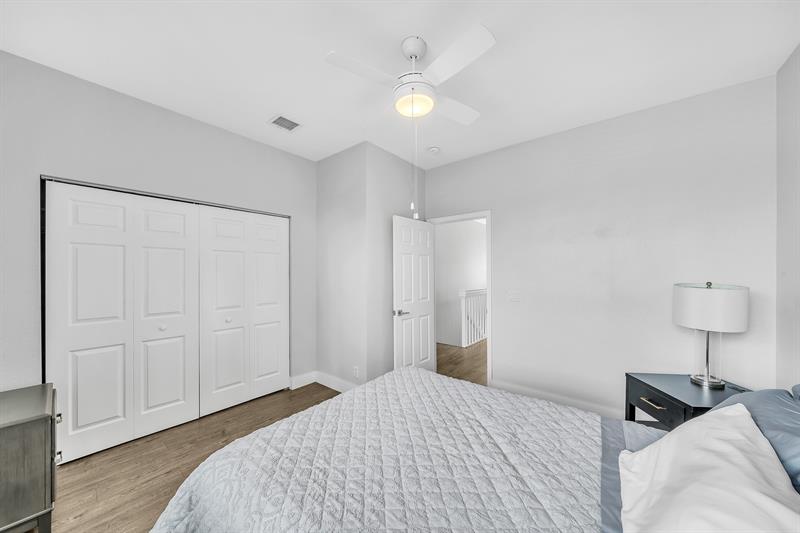 Image 32 of 53 For 1251 32nd St