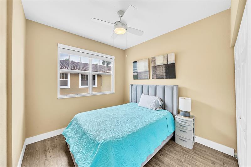 Image 38 of 53 For 1251 32nd St