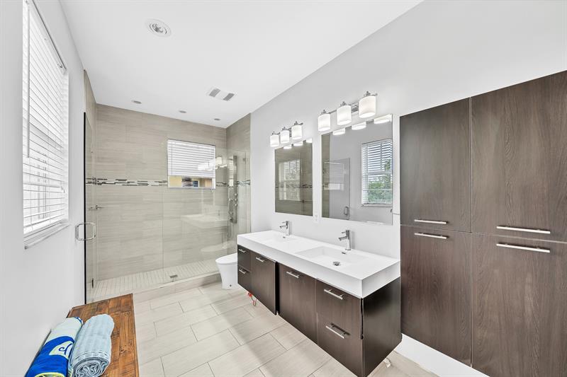 Image 49 of 53 For 1251 32nd St