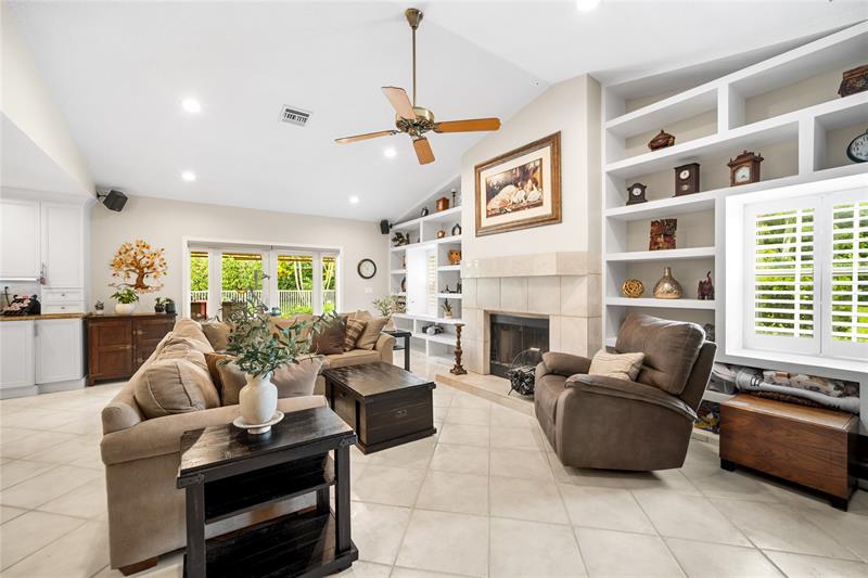 Image 10 of 61 For 7604 Lexington Ln