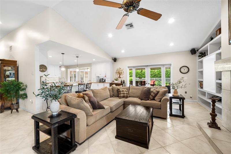 Image 11 of 61 For 7604 Lexington Ln