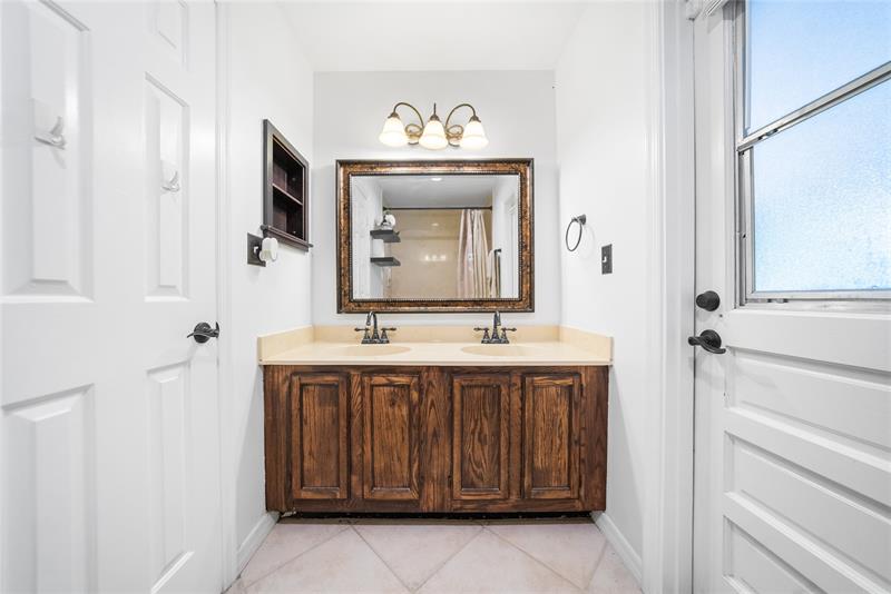 Image 32 of 61 For 7604 Lexington Ln