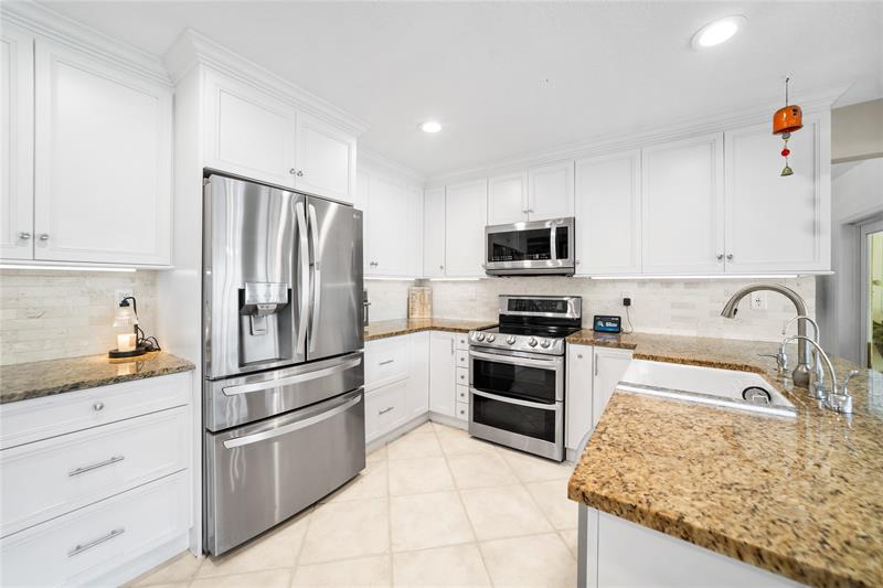 Image 9 of 61 For 7604 Lexington Ln