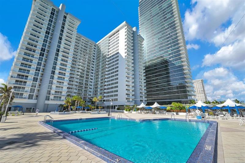 Image 17 of 23 For 2030 Ocean Dr  2201