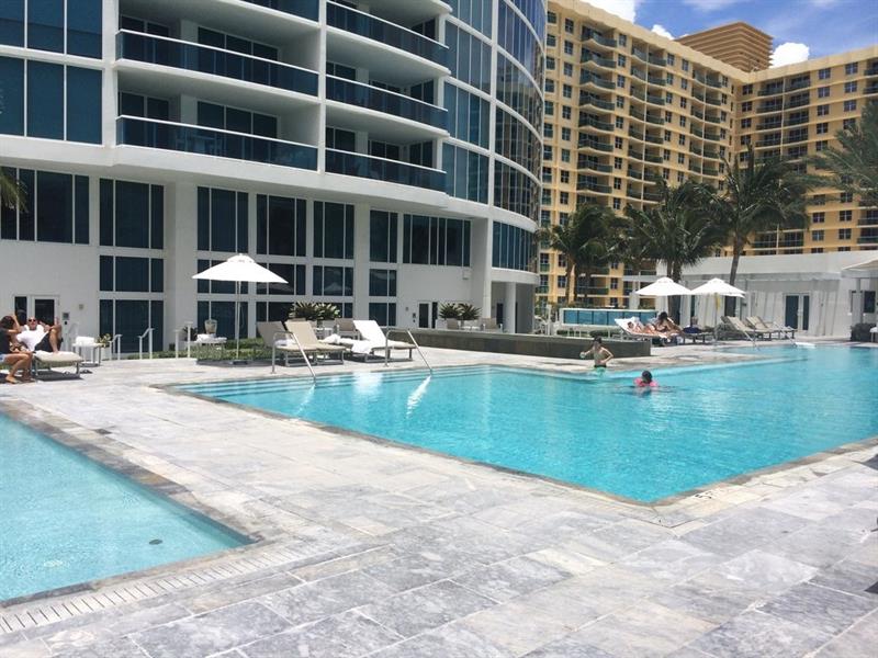 Image 18 of 31 For 2711 Ocean Dr  506