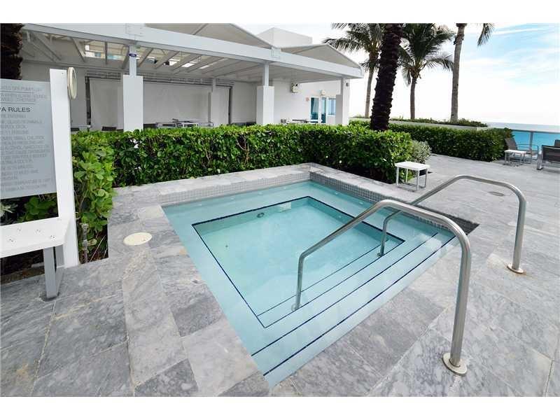 Image 19 of 31 For 2711 Ocean Dr  506