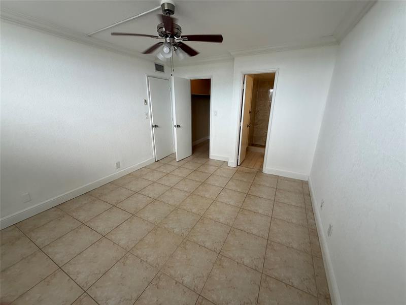 Image 10 of 17 For 2400 10th St  403