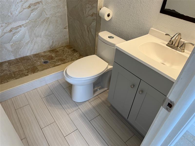 Image 7 of 17 For 2400 10th St  403
