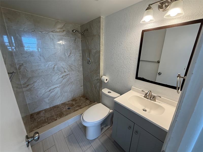 Image 8 of 17 For 2400 10th St  403