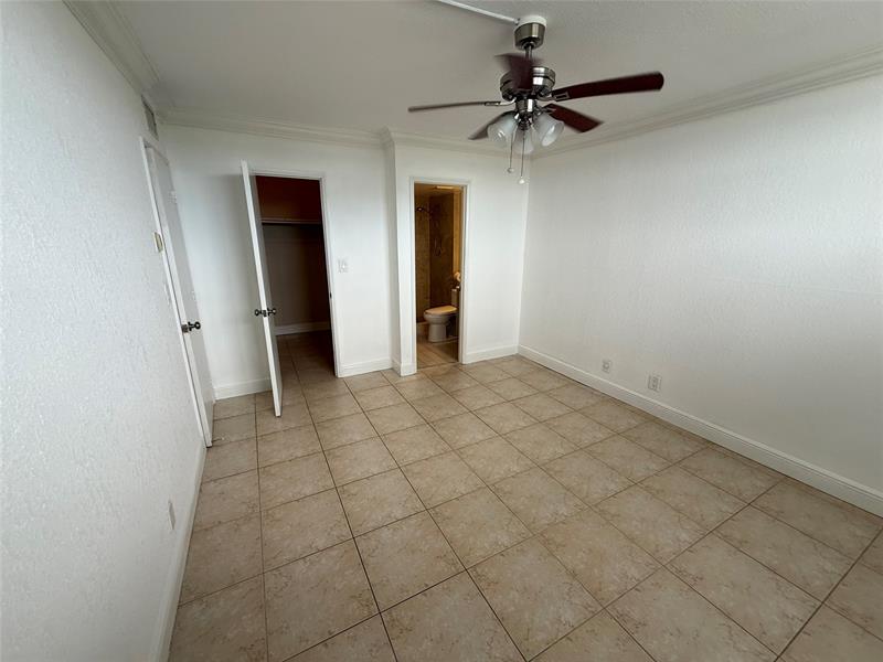 Image 9 of 17 For 2400 10th St  403