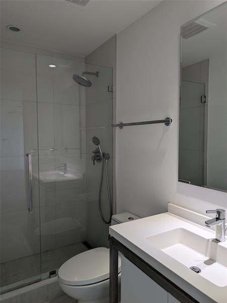 Image 18 of 23 For 2000 Metropica Way  1501