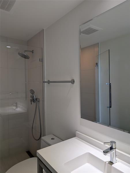 Image 21 of 23 For 2000 Metropica Way  1501